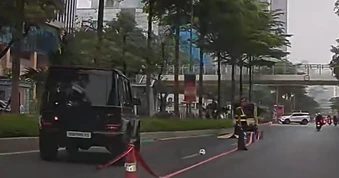 Hà Nội: Cụ ông tử vong sau va chạm với ô tô Mercedes G63