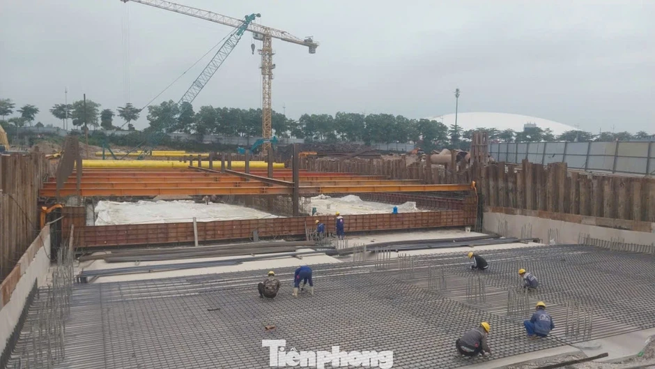 Hà Nội đảm bảo tiến độ cầu qua sông Hồng trong bối cảnh giá xăng dầu biến động