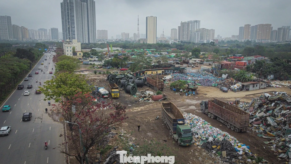 Hà Nội: Đào hào, dựng barie phong toả 4,3ha đất vi phạm tại phường Đại Mỗ Hà Nội: Đào hào, dựng barie phong toả 4,3ha đất vi phạm tại phường Đại Mỗ
