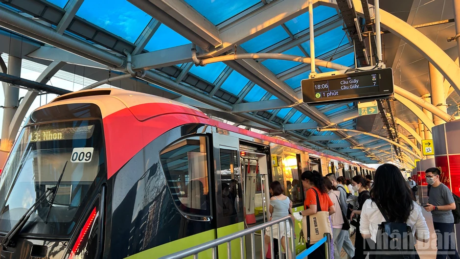 Hà Nội: Đặt chuyến liên thông kết nối metro với xe công nghệ