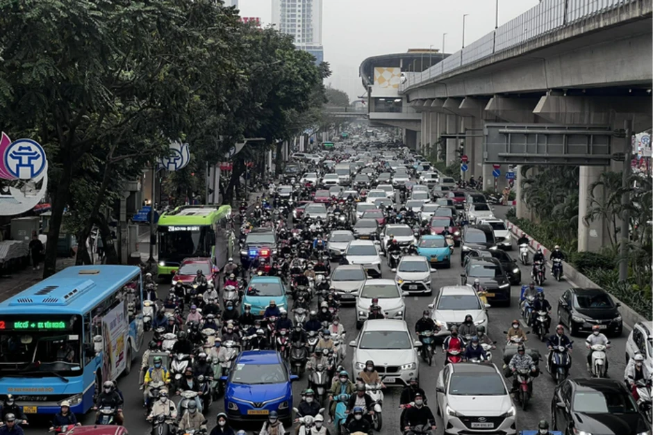 Hà Nội đặt mục tiêu trong năm 2026 chuyển đổi 64% taxi xăng dầu sang điện Hà Nội đặt mục tiêu trong năm 2026 chuyển đổi 64% taxi xăng dầu sang điện