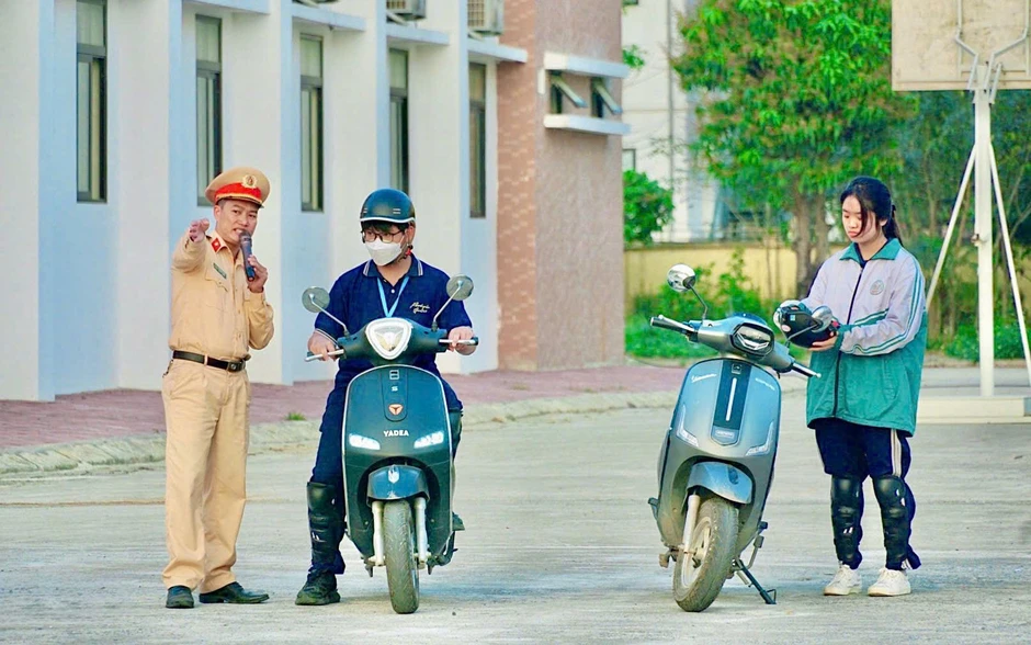 Hà Nội đẩy mạnh tuyên truyền pháp luật, hướng dẫn lái xe an toàn đối với học sinh Hà Nội đẩy mạnh tuyên truyền pháp luật, hướng dẫn lái xe an toàn đối với học sinh