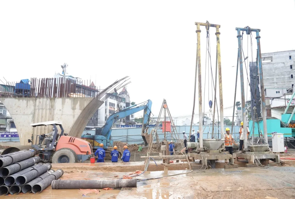 Hà Nội đẩy nhanh tiến độ các dự án giao thông trọng điểm Hà Nội đẩy nhanh tiến độ các dự án giao thông trọng điểm