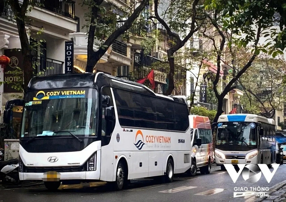 Hà Nội đề xuất cho xe hợp đồng 29 chỗ hoạt động 24/24 giờ Hà Nội đề xuất cho xe hợp đồng 29 chỗ hoạt động 24/24 giờ