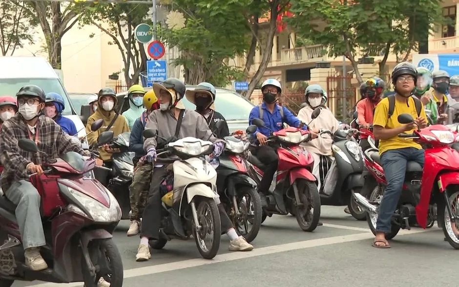 Hà Nội đề xuất hỗ trợ tối đa 5 triệu đồng đổi xe máy xăng sang xe điện Hà Nội đề xuất hỗ trợ tối đa 5 triệu đồng đổi xe máy xăng sang xe điện