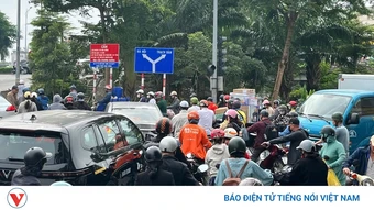 Hà Nội đóng đường đê Long Biên - Xuân Quan ban đêm để thi công cầu Trần Hưng Đạo