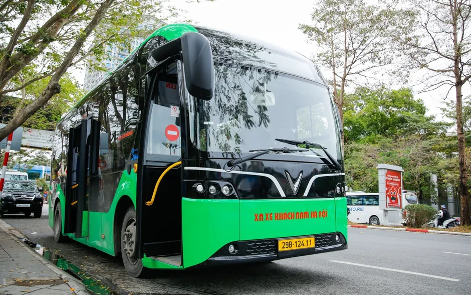 Hà Nội đưa thêm hàng trăm xe buýt điện vào vận hành Hà Nội đưa thêm hàng trăm xe buýt điện vào vận hành