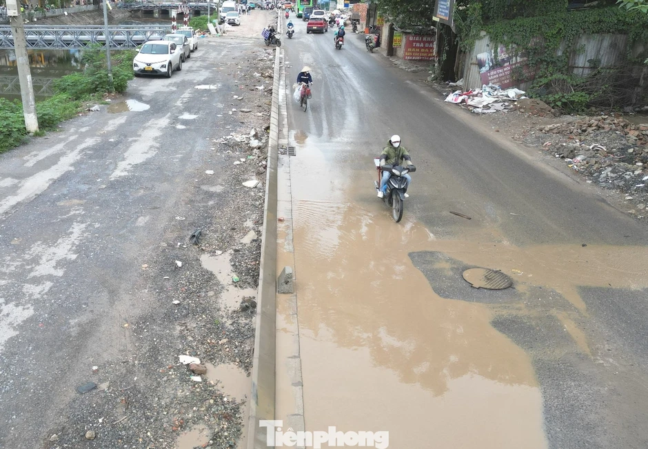 Hà Nội: Đường Nguyễn Cảnh Dị vẫn 'kỳ dị' sau 5 tháng sửa chữa
