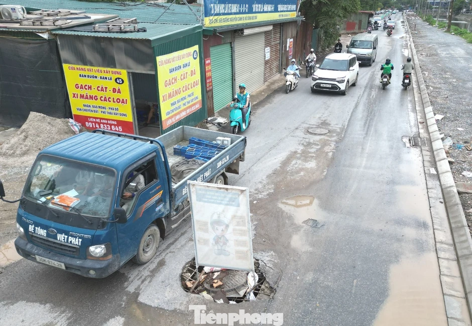 Hà Nội: Đường Nguyễn Cảnh Dị vẫn 'kỳ dị' sau 5 tháng sửa chữa