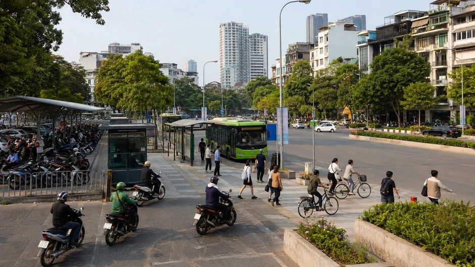 Hà Nội giải đáp câu hỏi “Dân vào vùng phát thải thấp, thì gửi xe ở đâu?” Hà Nội giải đáp câu hỏi “Dân vào vùng phát thải thấp, thì gửi xe ở đâu?”