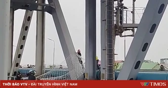 Hà Nội: Giăng lưới kịp thời cứu thanh niên nhảy cầu Thăng Long