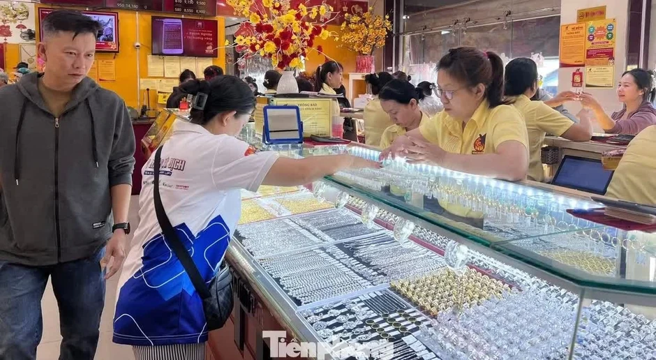 Hà Nội giao mỗi Thuế cơ sở kiểm tra ít nhất 1 doanh nghiệp kinh doanh vàng bạc