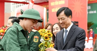 Hà Nội: Hơn 4.700 thanh niên lên đường nhập ngũ