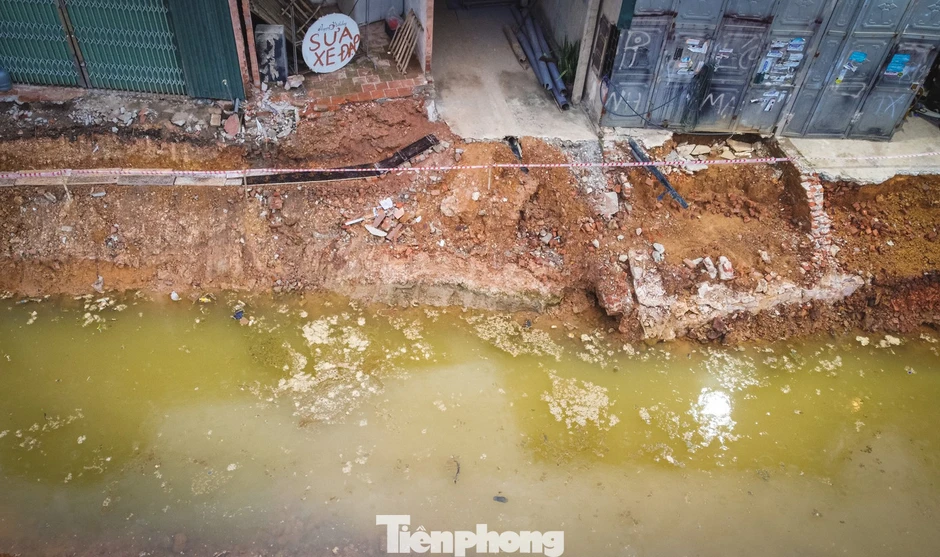 Hà Nội khắc phục hố sâu ven Quốc lộ 6, làm rõ nguyên nhân thi công 'xôi đỗ' Hà Nội khắc phục hố sâu ven Quốc lộ 6, làm rõ nguyên nhân thi công 'xôi đỗ'