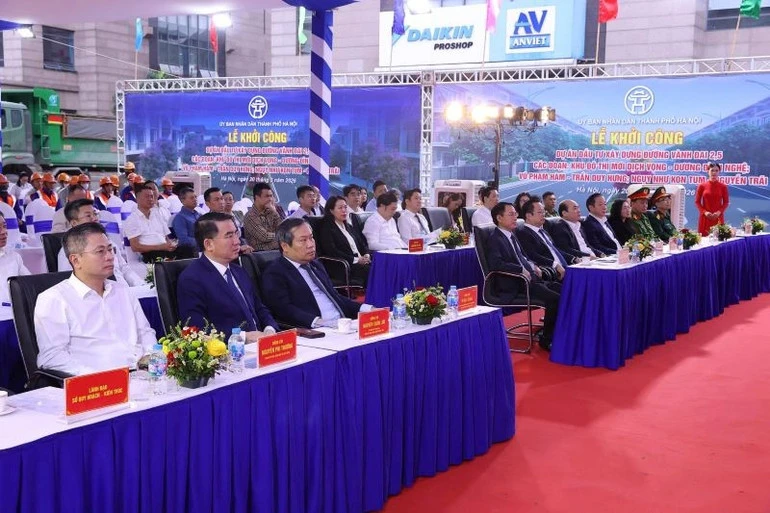 Hà Nội khởi công xây dựng 2,26km đường Vành đai 2,5 Hà Nội khởi công xây dựng 2,26km đường Vành đai 2,5