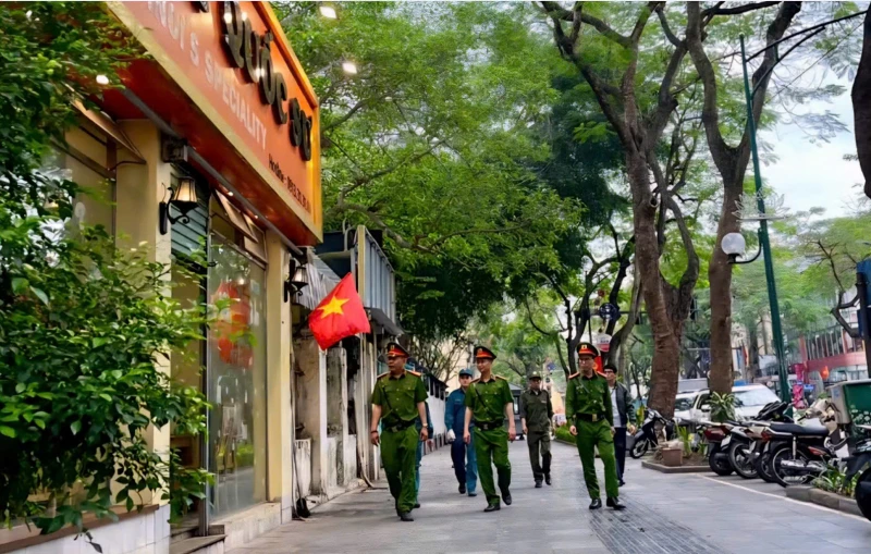 Hà Nội: Kiên quyết xử lý vi phạm trật tự đô thị, đường phố thông thoáng Hà Nội: Kiên quyết xử lý vi phạm trật tự đô thị, đường phố thông thoáng