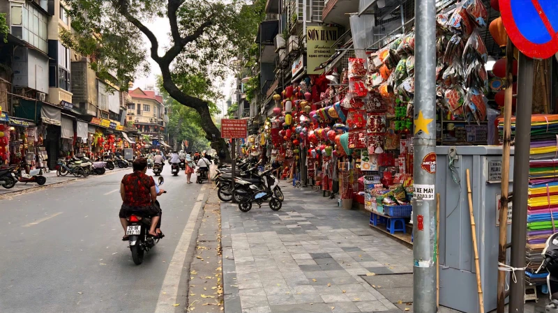 Hà Nội: Kiên quyết xử lý vi phạm trật tự đô thị, đường phố thông thoáng Hà Nội: Kiên quyết xử lý vi phạm trật tự đô thị, đường phố thông thoáng
