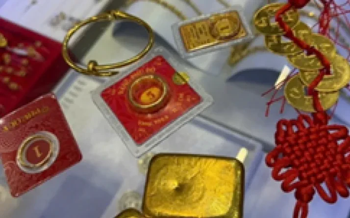 Hà Nội: Kịp thời ngăn nữ sinh bán 114 chỉ vàng vì tin lời ''hỗ trợ du học'' trên mạng Hà Nội: Kịp thời ngăn nữ sinh bán 114 chỉ vàng vì tin lời ''hỗ trợ du học'' trên mạng
