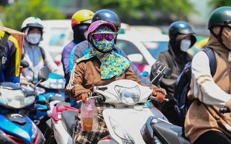 Hà Nội mưa dông, nắng nóng xuất hiện trở lại ở Trung Bộ Hà Nội mưa dông, nắng nóng xuất hiện trở lại ở Trung Bộ