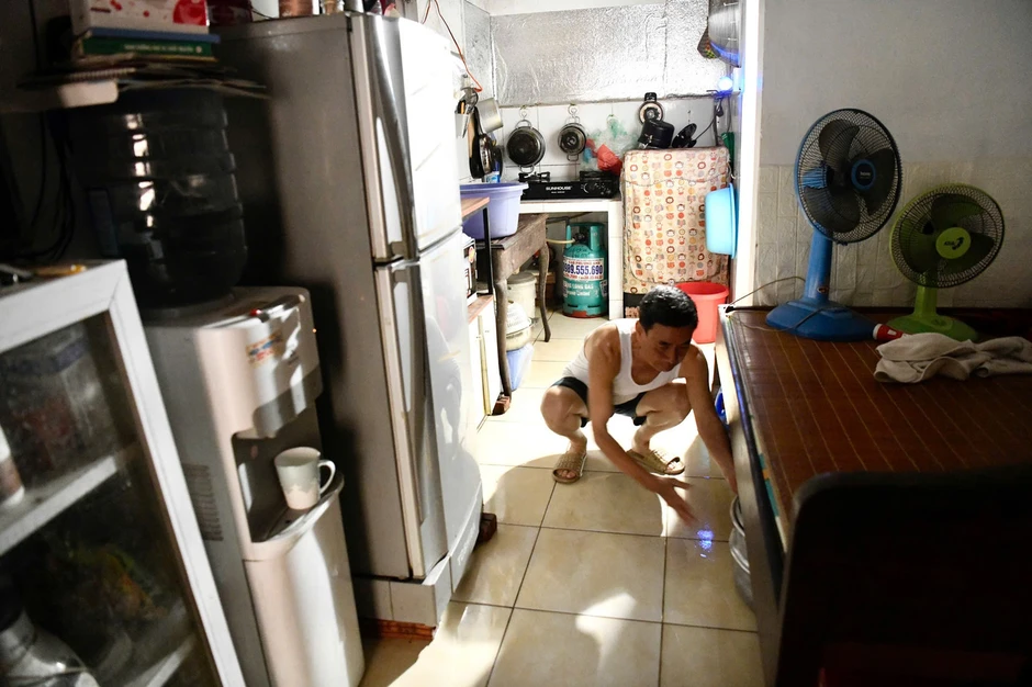 Hà Nội: Mưa lớn kéo dài, nhiều tuyến phố ngập, giao thông ùn ứ Hà Nội: Mưa lớn kéo dài, nhiều tuyến phố ngập, giao thông ùn ứ