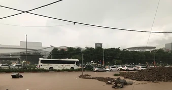 Hà Nội mưa lớn