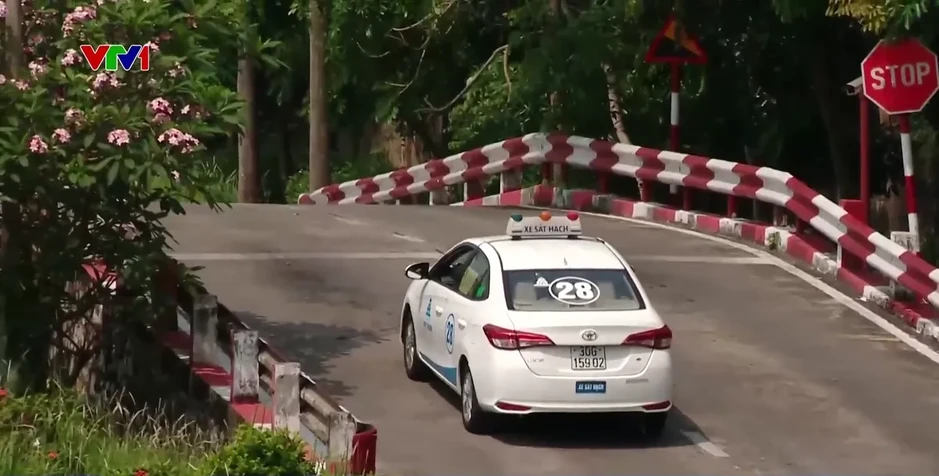 Hà Nội: Nâng cao ý thức người lái xe thông qua hình thức tuyên truyền trực quan tại các kỳ sát hạch Hà Nội: Nâng cao ý thức người lái xe thông qua hình thức tuyên truyền trực quan tại các kỳ sát hạch