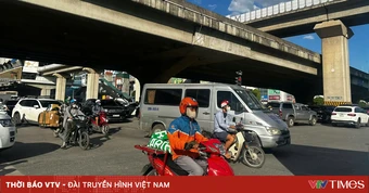 Hà Nội nắng nóng gay gắt, khuyến cáo làm việc ngoài trời cứ 1 tiếng cần nghỉ 15 phút