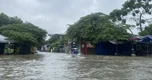 Hà Nội ngập cục bộ sau mưa lớn, giao thông ùn ứ giờ cao điểm