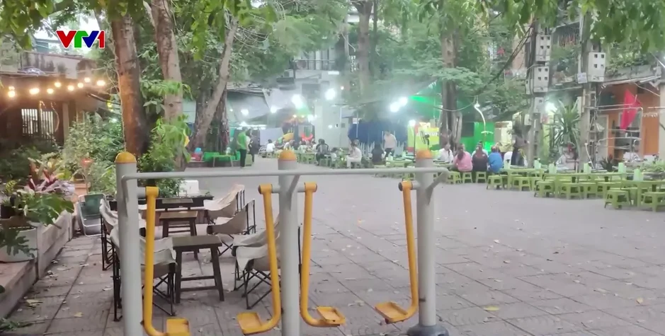 Hà Nội: Nghịch lý thiếu không gian thể thao công cộng và tình trạng lấn chiếm tràn lan Hà Nội: Nghịch lý thiếu không gian thể thao công cộng và tình trạng lấn chiếm tràn lan