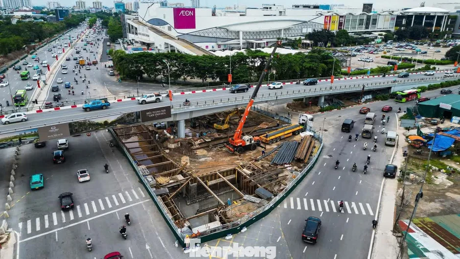 Hà Nội phân luồng giao thông để thi công hầm chui Cổ Linh