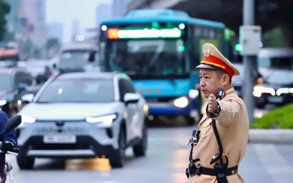 Hà Nội: Phân luồng từ xa hạn chế ùn tắc ngày cuối kỳ nghỉ lễ Hà Nội: Phân luồng từ xa hạn chế ùn tắc ngày cuối kỳ nghỉ lễ