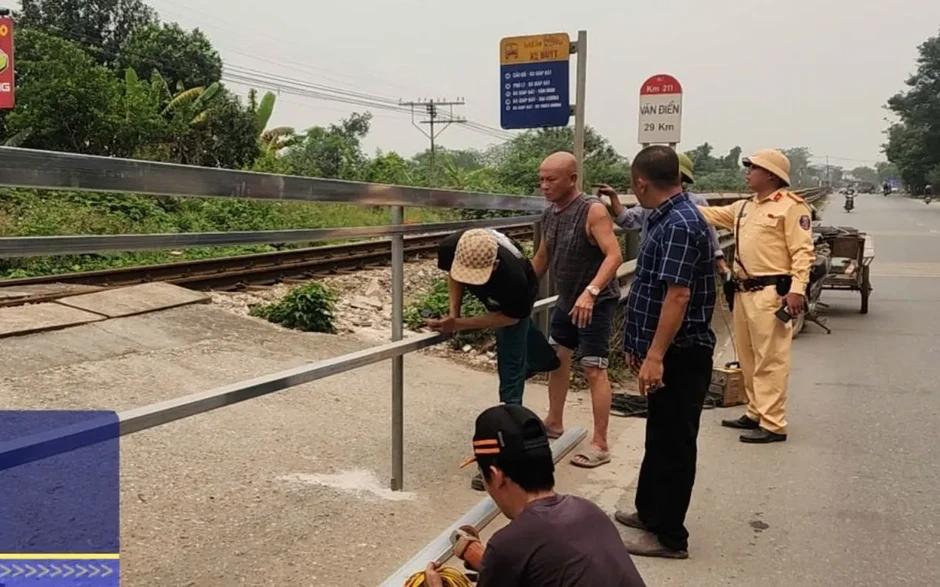 Hà Nội: Quyết liệt xóa bỏ lối đi tự mở qua đường sắt, bảo đảm an toàn giao thông Hà Nội: Quyết liệt xóa bỏ lối đi tự mở qua đường sắt, bảo đảm an toàn giao thông