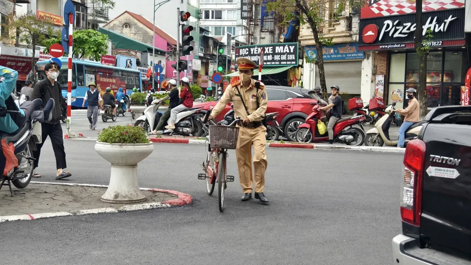 Hà Nội: Quyết liệt xử lý người đi xe đạp, xe đạp điện vi phạm nồng độ cồn Hà Nội: Quyết liệt xử lý người đi xe đạp, xe đạp điện vi phạm nồng độ cồn