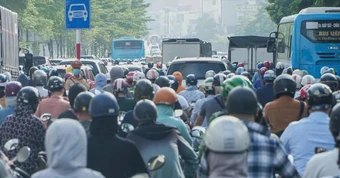 Hà Nội rào chắn 1.200m đường Nguyễn Trãi để làm dự án chống ngập
