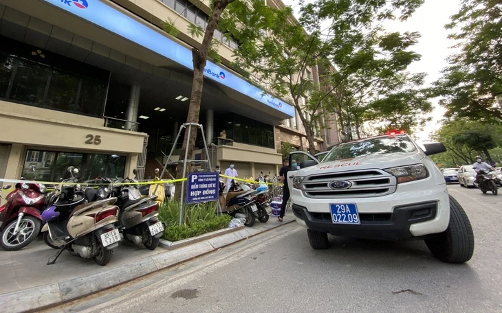 Hà Nội rào chắn trên cầu Đông Trù và 2 cầu vượt lớn ở nội đô để thi công các hạng mục
