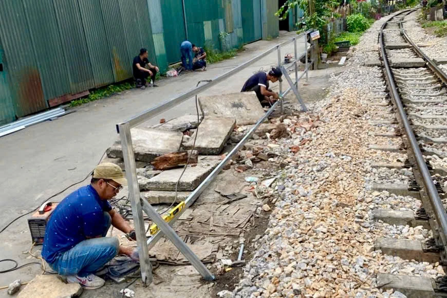 Hà Nội: Rào kín 6 lối đi tự mở trên tuyến đường sắt Bắc - Nam, bảo đảm an toàn chạy tàu Hà Nội: Rào kín 6 lối đi tự mở trên tuyến đường sắt Bắc - Nam, bảo đảm an toàn chạy tàu