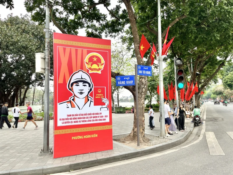 Hà Nội rộn ràng cờ hoa trước ngày bầu cử, chờ đón hơn 6 triệu cử tri Hà Nội rộn ràng cờ hoa trước ngày bầu cử, chờ đón hơn 6 triệu cử tri