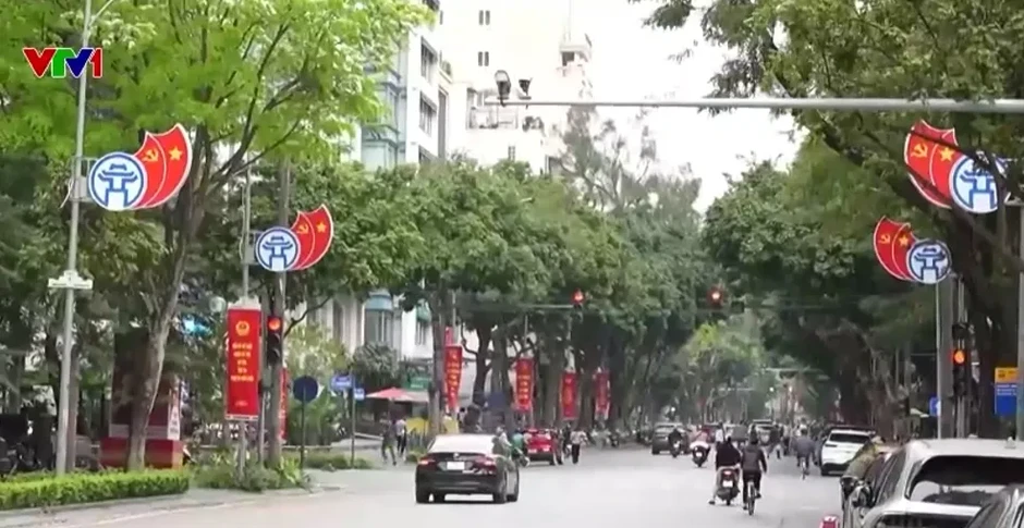 Hà Nội rực rỡ cờ hoa, sẵn sàng cho ngày hội bầu cử Hà Nội rực rỡ cờ hoa, sẵn sàng cho ngày hội bầu cử