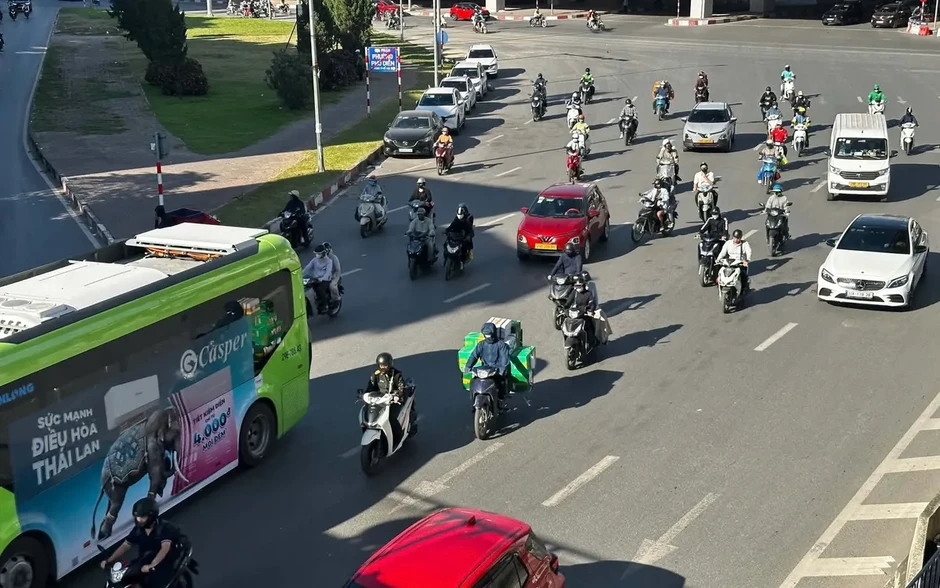 Hà Nội sát ngưỡng kỷ lục 42,5 độ C, nhiều nơi phá đỉnh nắng nóng tháng 5 Hà Nội sát ngưỡng kỷ lục 42,5 độ C, nhiều nơi phá đỉnh nắng nóng tháng 5
