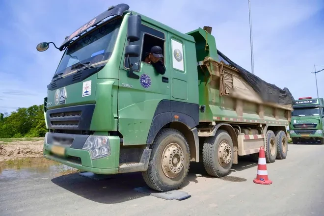 Hà Nội: Siết chặt quản lý vận tải, xử lý nghiêm hơn 1.600 xe tải vi phạm Hà Nội: Siết chặt quản lý vận tải, xử lý nghiêm hơn 1.600 xe tải vi phạm