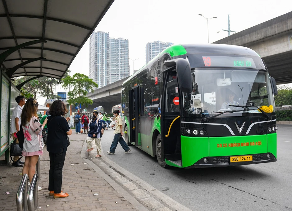 Hà Nội 'siết' hạ tầng, tăng xe phục vụ dịp 30/4 – 1/5 Hà Nội 'siết' hạ tầng, tăng xe phục vụ dịp 30/4 – 1/5