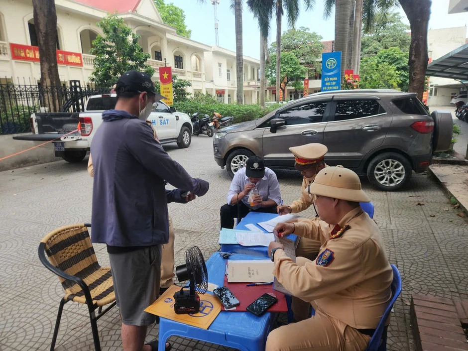 Hà Nội tăng cường kiểm soát nồng độ cồn dịp nghỉ lễ 30/4-1/5 Hà Nội tăng cường kiểm soát nồng độ cồn dịp nghỉ lễ 30/4-1/5