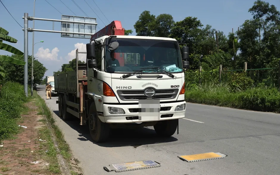 Hà Nội: Tăng cường kiểm tra nồng độ cồn, ma túy tài xế xe tải, xe container trên Đại lộ Thăng Long