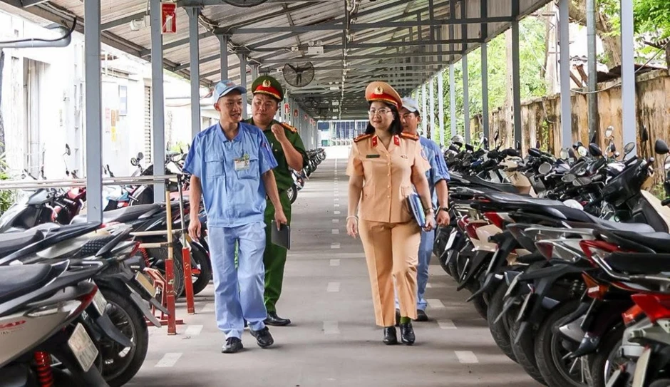 Hà Nội tổng rà soát xe máy công nhân và phương tiện kinh doanh vận tải Hà Nội tổng rà soát xe máy công nhân và phương tiện kinh doanh vận tải