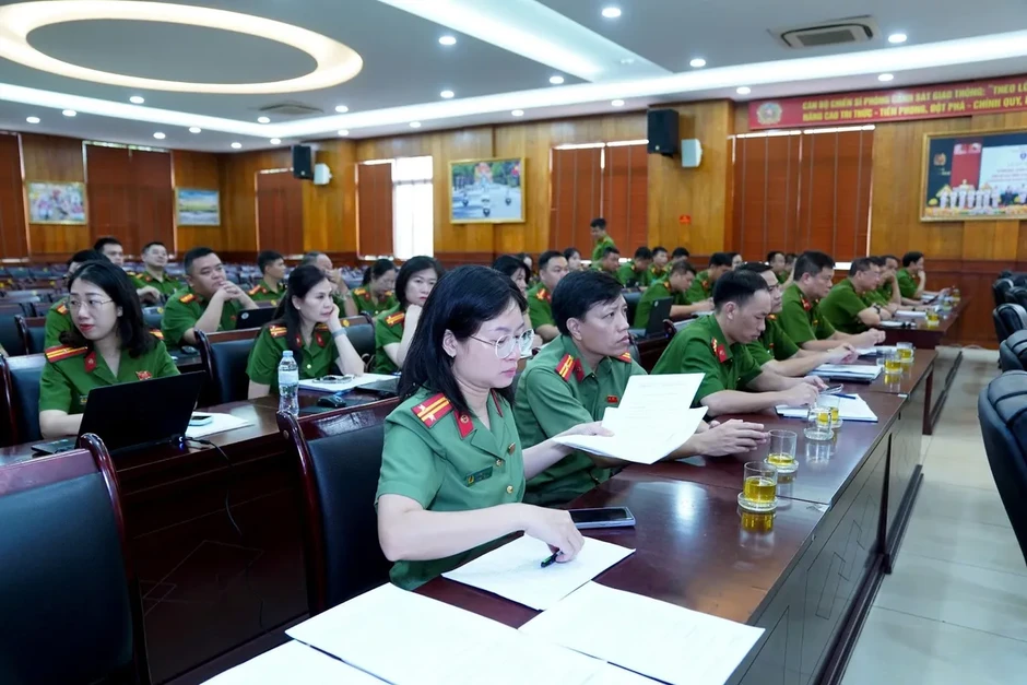 Hà Nội triển khai tiện ích tra cứu tiến độ cấp, đổi giấy phép lái xe từ ngày 13/7 Hà Nội triển khai tiện ích tra cứu tiến độ cấp, đổi giấy phép lái xe từ ngày 13/7