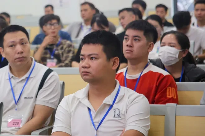 Hà Nội: Trình chiếu video cảnh báo tai nạn giao thông cho học viên trước giờ sát hạch lái xe Hà Nội: Trình chiếu video cảnh báo tai nạn giao thông cho học viên trước giờ sát hạch lái xe