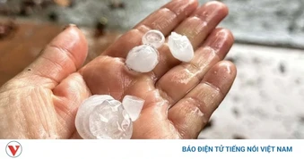 Hà Nội và các tỉnh ở miền Bắc xuất hiện mưa đá, liệu có bất thường?