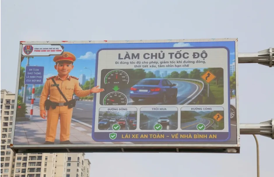 Hà Nội: Vận hành 36 màn hình LED thông minh cảnh báo ùn tắc, ngập lụt theo thời gian thực Hà Nội: Vận hành 36 màn hình LED thông minh cảnh báo ùn tắc, ngập lụt theo thời gian thực