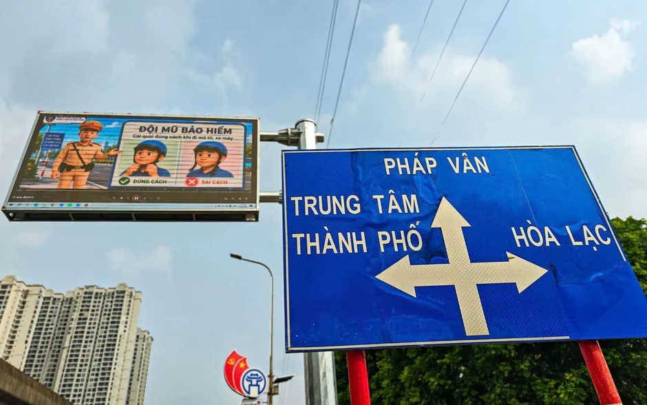 Hà Nội: Vận hành 36 màn hình LED thông minh cảnh báo ùn tắc, ngập lụt theo thời gian thực Hà Nội: Vận hành 36 màn hình LED thông minh cảnh báo ùn tắc, ngập lụt theo thời gian thực