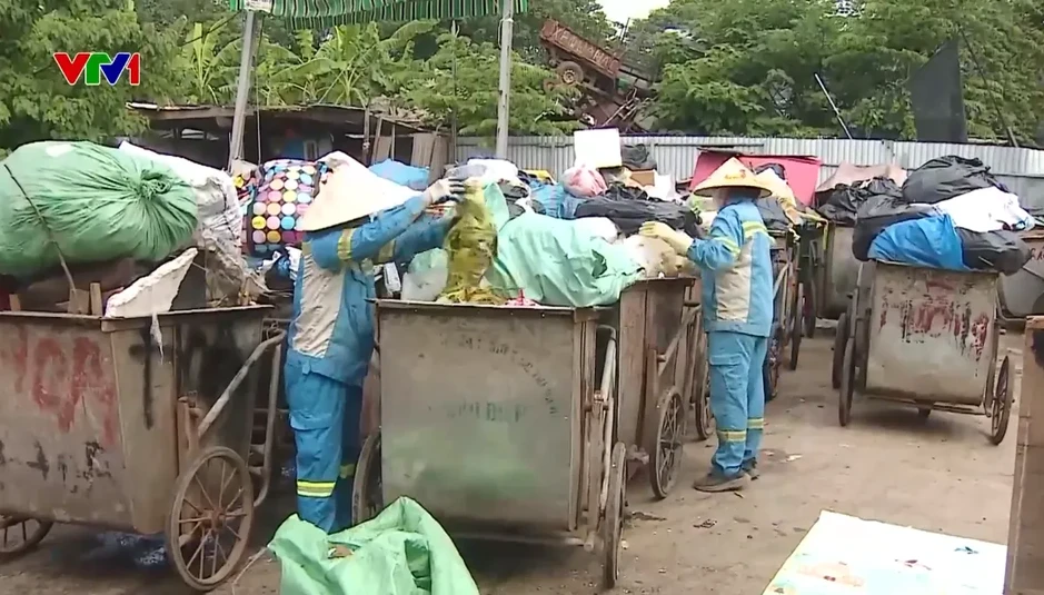 Hà Nội: Vì sao khó xử phạt hành vi không phân loại rác tại nguồn?